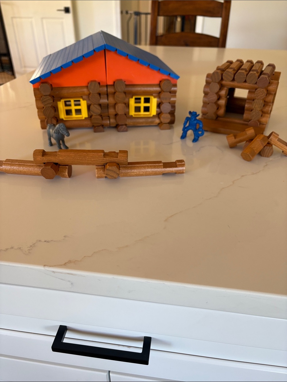 Lincoln Logs Oak Creek Lodge